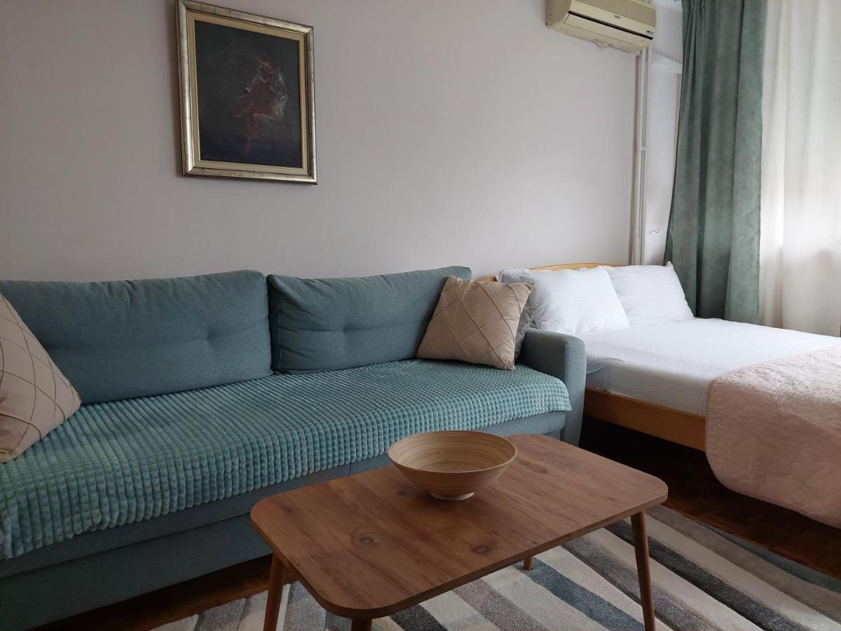 1 Apartment